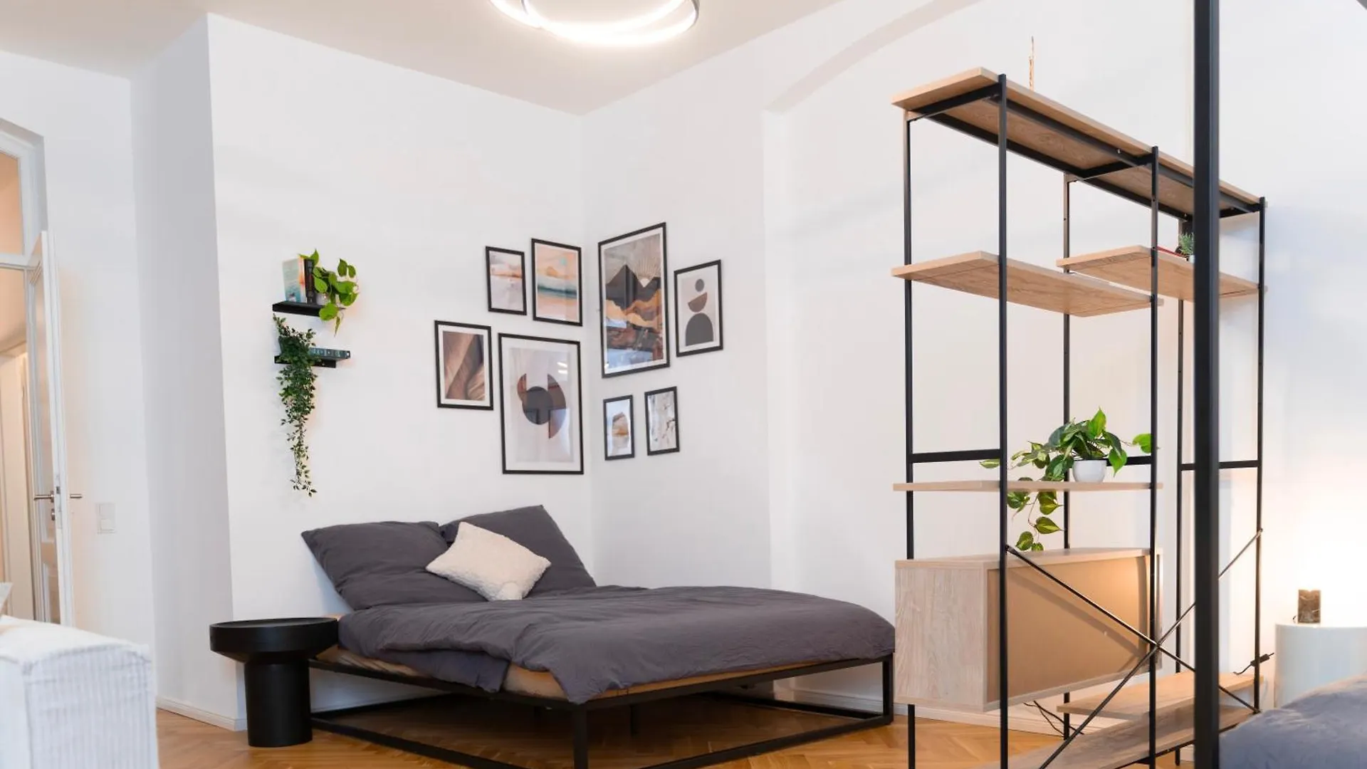 Apartment Near Ku'Damm ベルリン 0*,  ドイツ